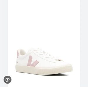 Women’s Veja Campo Sneaker NWOB size 7